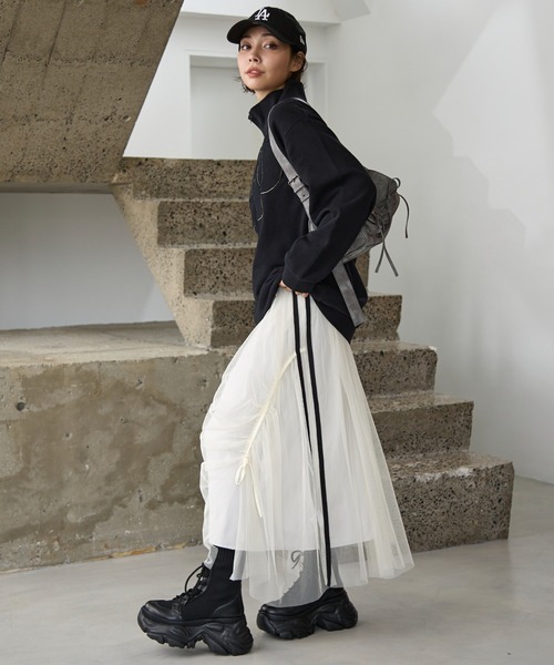 PAGEBOY(ページボーイ)の「ハーフZIPロゴスウェット(スウェット・レディース・ブルー/ブラック/ベージュ・FREE)」の6枚目の写真