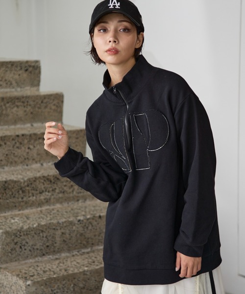 PAGEBOY(ページボーイ)の「ハーフZIPロゴスウェット(スウェット・レディース・ブルー/ブラック/ベージュ・FREE)」の7枚目の写真