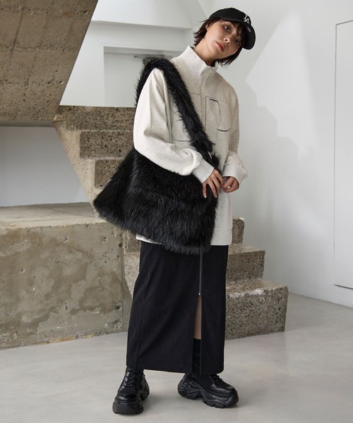 PAGEBOY(ページボーイ)の「ハーフZIPロゴスウェット(スウェット・レディース・ブルー/ブラック/ベージュ・FREE)」の10枚目の写真