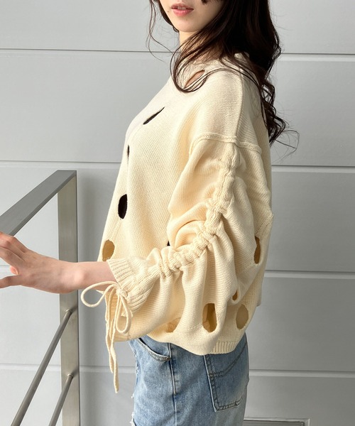 GLAMOROUS JANE(グラマラスジェーン)の「カットアウト袖シャーリングショート丈ニット(ニット/セーター・レディース・モカ/ブラック/アイボリー・FREE)」の10枚目の写真