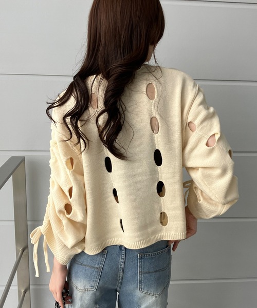 GLAMOROUS JANE(グラマラスジェーン)の「カットアウト袖シャーリングショート丈ニット(ニット/セーター・レディース・モカ/ブラック/アイボリー・FREE)」の11枚目の写真