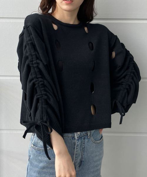 GLAMOROUS JANE(グラマラスジェーン)の「カットアウト袖シャーリングショート丈ニット(ニット/セーター・レディース・モカ/ブラック/アイボリー・FREE)」の17枚目の写真