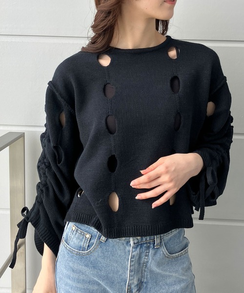 GLAMOROUS JANE(グラマラスジェーン)の「カットアウト袖シャーリングショート丈ニット(ニット/セーター・レディース・モカ/ブラック/アイボリー・FREE)」の18枚目の写真