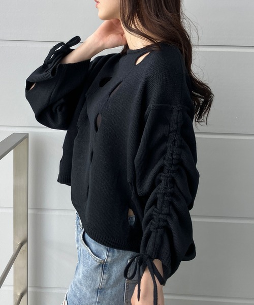 GLAMOROUS JANE(グラマラスジェーン)の「カットアウト袖シャーリングショート丈ニット(ニット/セーター・レディース・モカ/ブラック/アイボリー・FREE)」の20枚目の写真