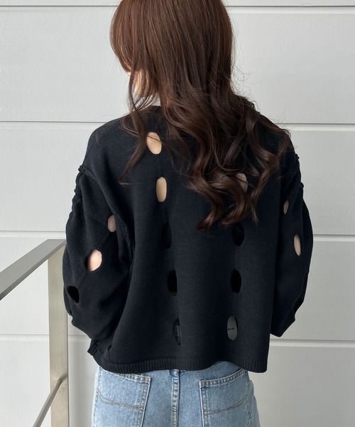 GLAMOROUS JANE(グラマラスジェーン)の「カットアウト袖シャーリングショート丈ニット(ニット/セーター・レディース・モカ/ブラック/アイボリー・FREE)」の21枚目の写真