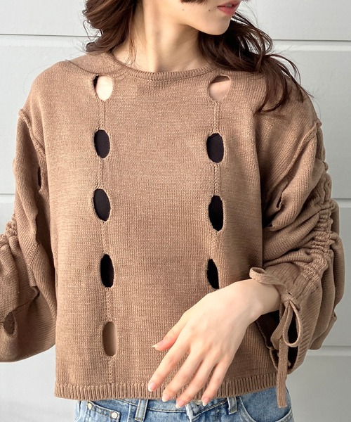 GLAMOROUS JANE(グラマラスジェーン)の「カットアウト袖シャーリングショート丈ニット(ニット/セーター・レディース・モカ/ブラック/アイボリー・FREE)」の22枚目の写真