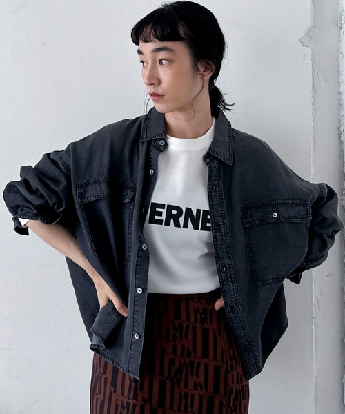 Doux archives（ドゥアルシーヴ）の「ソフトデニムオーバーシャツ（シャツ/ブラウス・レディース・ベージュ/チャコールグレー/ブルー・38）」の2枚目の写真