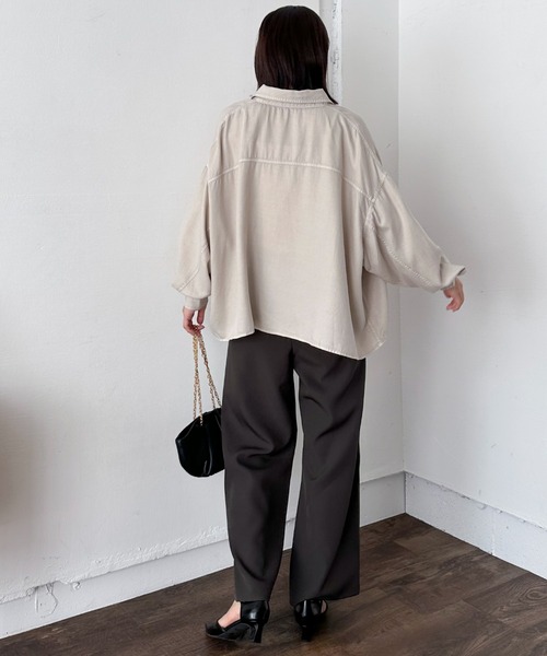 Doux archives（ドゥアルシーヴ）の「ソフトデニムオーバーシャツ（シャツ/ブラウス・レディース・ベージュ/チャコールグレー/ブルー・38）」の19枚目の写真