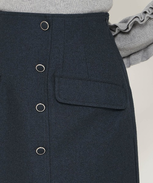 AND COUTURE(アンドクチュール)の「フラップミニスカート(スカート・レディース・ブラック/グレー/ネイビー・MEDIUM/SMALL)」の14枚目の写真