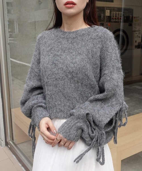 CORNERS（コーナーズ）の「袖リボン起毛シャギーショートニット（ニット/セーター・レディース・パープル/ベージュ/ブルー/グレー・M）」の2枚目の写真