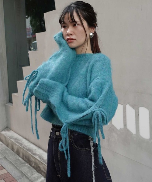 CORNERS（コーナーズ）の「袖リボン起毛シャギーショートニット（ニット/セーター・レディース・パープル/ベージュ/ブルー/グレー・M）」の3枚目の写真