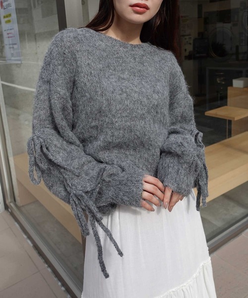 CORNERS（コーナーズ）の「袖リボン起毛シャギーショートニット（ニット/セーター・レディース・パープル/ベージュ/ブルー/グレー・M）」の5枚目の写真