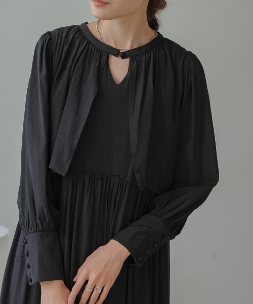 Bab(バブ)の「ケープライクティアードワンピース(ワンピース・レディース・オレンジ/ブラック/ライトグレー・M)」の21枚目の写真