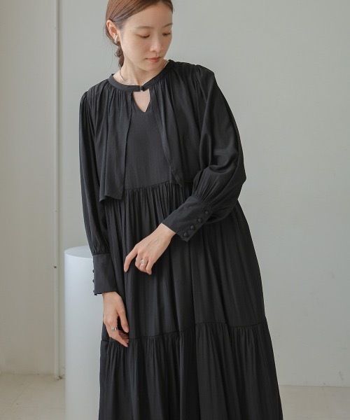Bab(バブ)の「ケープライクティアードワンピース(ワンピース・レディース・オレンジ/ブラック/ライトグレー・M)」の22枚目の写真