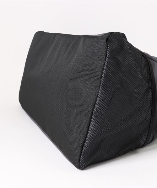 PUMA(プーマ)の「PUMA プーマ ユニセックス ファンダメンタル スポーツバッグ M 48L(ボストンバッグ・メンズ・グレー・フリー)」の3枚目の写真