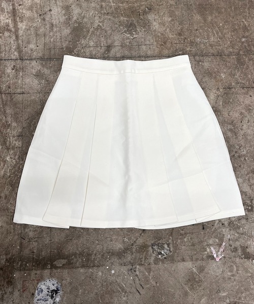 Chick(チック)の「▲Pleats Mini Skirt / プリーツミニスカート(スカート・レディース・ブラック/チャコールグレー/ホワイト/ベージュ・S/M/L)」の2枚目の写真
