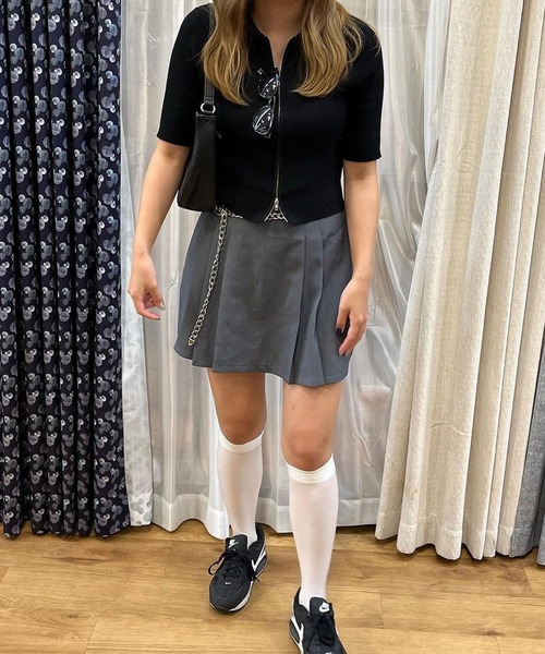 Chick(チック)の「▲Pleats Mini Skirt / プリーツミニスカート(スカート・レディース・ブラック/チャコールグレー/ホワイト/ベージュ・S/M/L)」の7枚目の写真