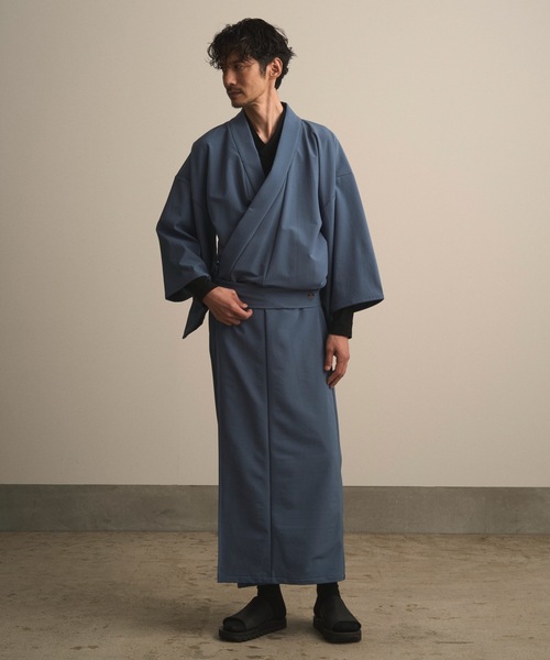 和ROBE（ワローブ）の「和ROBE / WINTER YUKATA TECH（浴衣・メンズ・ブラック/ダークネイビー/ブルー・2/3）」の2枚目の写真
