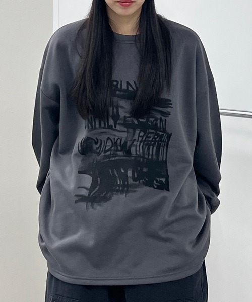 Figments（フィグメンツ）の「【裏起毛】グラフィティアートスウェット（スウェット・レディース・ブラック/チャコールグレー・FREE）」の4枚目の写真