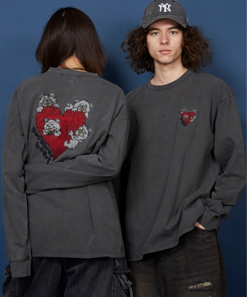 unrelaxing（アンリラクシング）の「オーバーサイズ 刺繍 ロングTシャツ 綿100％/embroidery oversize T-shirt（Tシャツ/カットソー・メンズ・ホワイト系7/ホワイト系9/ホワイト系4/ブラック系その他4/その他10/その他19/ホワイト系1/ホワイト系2/ブラック/ブラック×レッド/その他/その他6/その他14/ホワイト系5/ブラック系その他3/その他20/ホワイト系3/ブラック系その他/ブラック×ブルー/ブラック系2/その他4/その他7/その他9/その他12/その他21/ホワイト系/ブラック系その他2/その他15/その他16/その他17/その他18/ホワイト系6/ライトブラック/ブラック系その他6/ブラック系1/ブラック系3/その他8/ホワイト系8/スミクロ/ブラック系その他7/ブラック系/その他1/その他3/その他5/その他11/ブラック系その他5・SMALL/MEDIUM/LARGE/X-LARGE）」の13枚目の写真