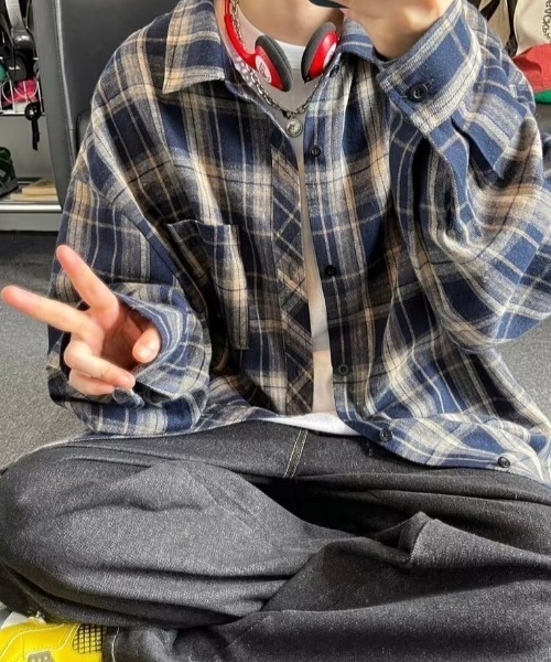 MGV（エムジーヴィー）の「オンブレチェックシャツ（シャツ/ブラウス・メンズ・ブラウン/ネイビー・MEDIUM/LARGE/X-LARGE）」の5枚目の写真