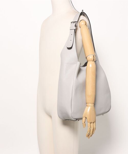 RIPANI(リパーニ)の「【RIPANI】シュリンクレザーショルダーバッグ(Q56305)(ショルダーバッグ・レディース・ホワイト/ライトグレー/ブラック・ALL)」の12枚目の写真