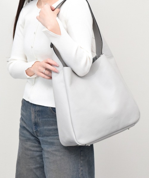 RIPANI(リパーニ)の「【RIPANI】シュリンクレザーショルダーバッグ(Q56305)(ショルダーバッグ・レディース・ホワイト/ライトグレー/ブラック・ALL)」の3枚目の写真
