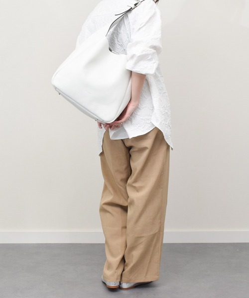 RIPANI(リパーニ)の「【RIPANI】シュリンクレザーショルダーバッグ(Q56305)(ショルダーバッグ・レディース・ホワイト/ライトグレー/ブラック・ALL)」の7枚目の写真