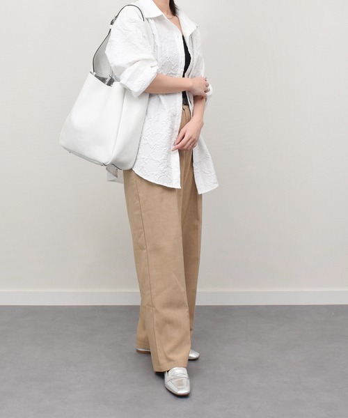 RIPANI(リパーニ)の「【RIPANI】シュリンクレザーショルダーバッグ(Q56305)(ショルダーバッグ・レディース・ホワイト/ライトグレー/ブラック・ALL)」の8枚目の写真