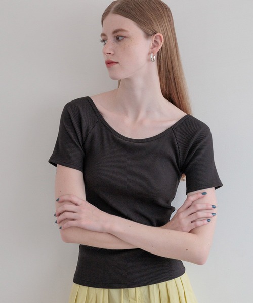 bijorie】カップ付きバックオープンTシャツ／NEW BASIC 25SS（Tシャツ