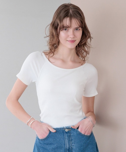 bijorie(ビジュリィ)の「【bijorie】カップ付きバックオープンTシャツ/NEW BASIC 25SS(Tシャツ/カットソー・レディース・ブラック/サックスブルー/カーキ/オフホワイト・MEDIUM/LG/LARGE)」の15枚目の写真