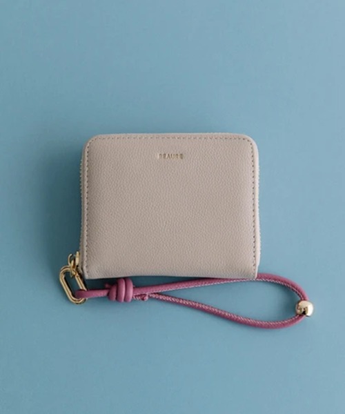 Beau're（ヴュレ）の「【BEAURE】カウレザー ハンドストラップ付きバイカラーラウンドミニウォレット B-24096（財布・レディース・ブラック/シルバー/ゴールド/アイボリー/グレイッシュベージュ/ライトピンク/イエロー/パープル/ブルー・FREE）」の7枚目の写真