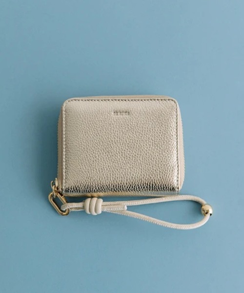 Beau're（ヴュレ）の「【BEAURE】カウレザー ハンドストラップ付きバイカラーラウンドミニウォレット B-24096（財布・レディース・ブラック/シルバー/ゴールド/アイボリー/グレイッシュベージュ/ライトピンク/イエロー/パープル/ブルー・FREE）」の9枚目の写真