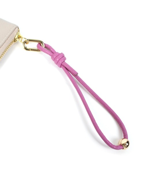 Beau're（ヴュレ）の「【BEAURE】カウレザー ハンドストラップ付きバイカラーラウンドミニウォレット B-24096（財布・レディース・ブラック/シルバー/ゴールド/アイボリー/グレイッシュベージュ/ライトピンク/イエロー/パープル/ブルー・FREE）」の19枚目の写真