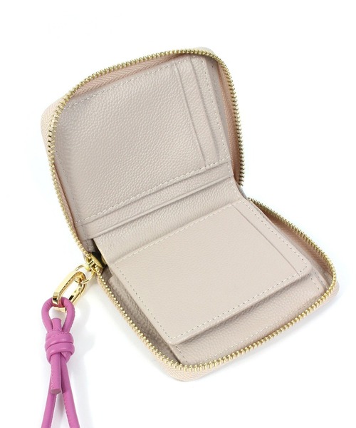 Beau're（ヴュレ）の「【BEAURE】カウレザー ハンドストラップ付きバイカラーラウンドミニウォレット B-24096（財布・レディース・ブラック/シルバー/ゴールド/アイボリー/グレイッシュベージュ/ライトピンク/イエロー/パープル/ブルー・FREE）」の22枚目の写真