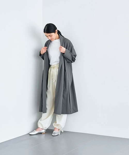 ata(アタ)の「ata robe 2. / 綿ブロード ローブコート(その他アウター・レディース・ネイビー/グレー/ホワイト/ピンク・MEDIUM)」の16枚目の写真