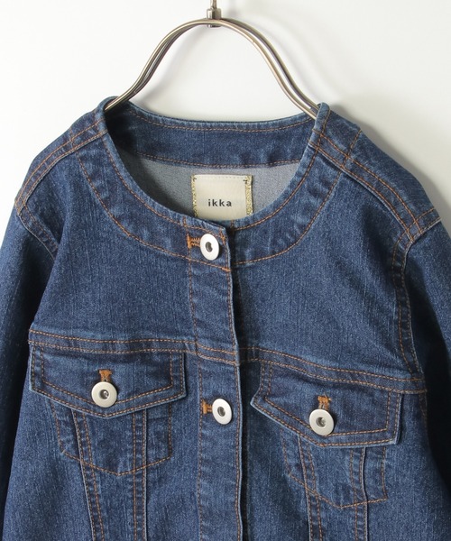 ikka（イッカ）の「【メディア紹介商品】デニムノーカラーGジャン（110~160cm）【親子コーデ】（デニムジャケット・キッズ・ダークネイビー・S/M/L/XL/XS）」の4枚目の写真