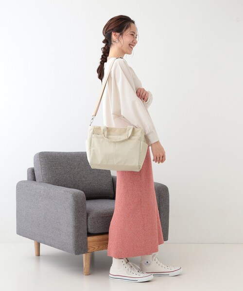 SHOO・LA・RUE（シューラルー）の「【撥水／2WAY】12ポケットトートバッグ【キャリーオン】（トートバッグ・レディース・グレー/アイボリー/ブラック・00）」の5枚目の写真