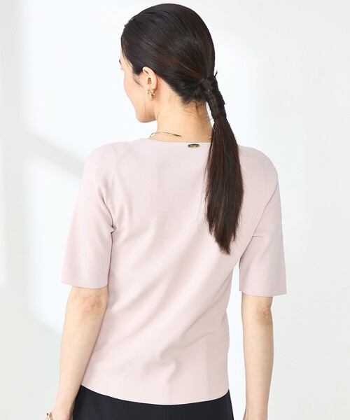 NOLLEY’S Sophi(ノーリーズソフィ)の「《手洗い可能》カシュクール風5分袖プルオーバーニット(ニット/セーター・レディース・サックスブルー/ベビーピンク/ブラック/オフホワイト・38)」の9枚目の写真