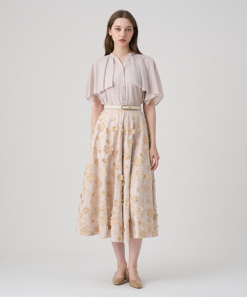 ANAYI(アナイ)の「ストライプフラワー刺繍フレア スカート(スカート・レディース・ベージュ/ブラック・38/36/34)」の6枚目の写真