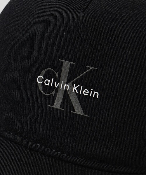 Calvin Klein(カルバン・クライン)の「【Calvin Klein/カルバンクライン】MONOLOGO PRINTED BASEBALL CAP/コットンツイル ロゴキャップ(キャップ・メンズ・ホワイト/ブラック・ONE SIZE)」の4枚目の写真