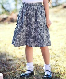 BeBe（ベベ）の「【お揃い】先染めチェックローズプリントミモレ丈スカート(110~160cm)（スカート・キッズ）」