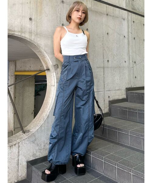 MURUA（ムルーア）の「ラインカーゴパンツ（カーゴパンツ・レディース・ホワイト/グレー/ブルー・FREE）」の4枚目の写真