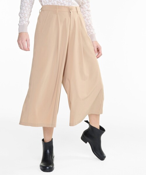 AIGLE（エーグル）の「UVカット 速乾 ワンポイントロゴ刺繍 ワイドレッグ フレアパンツ / ドレープワイドパンツ（その他パンツ・レディース・ブラック/ベージュ・38/36/34/40）」の7枚目の写真