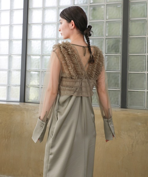 select MOCA(セレクトモカ)の「【オケージョン/結婚式】フリルトップスサテンキャミワンピースセット(ドレス・レディース・グレイッシュベージュ/ブラック・MEDIUM/LARGE)」の8枚目の写真