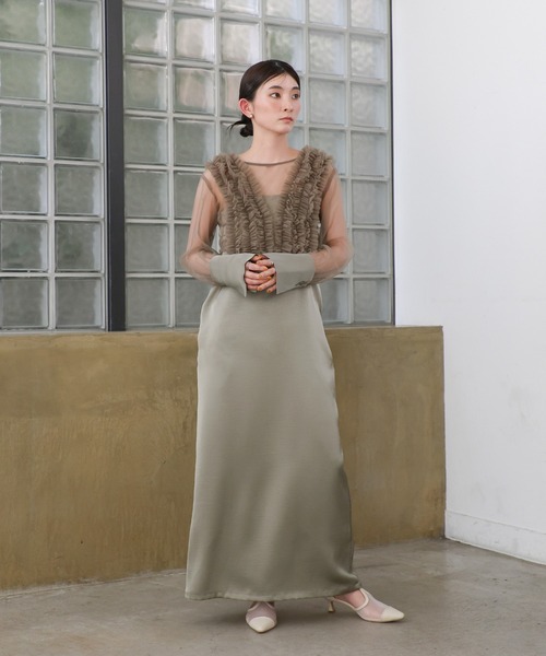 select MOCA(セレクトモカ)の「【オケージョン/結婚式】フリルトップスサテンキャミワンピースセット(ドレス・レディース・グレイッシュベージュ/ブラック・MEDIUM/LARGE)」の12枚目の写真