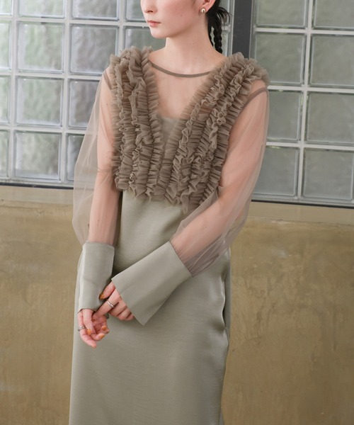 select MOCA(セレクトモカ)の「【オケージョン/結婚式】フリルトップスサテンキャミワンピースセット(ドレス・レディース・グレイッシュベージュ/ブラック・MEDIUM/LARGE)」の6枚目の写真