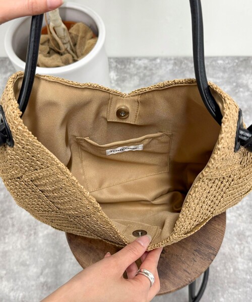 fredy emue（フレディエミュ）の「ペーパー格子編みワンハンドルバッグ（かごバッグ・レディース・ベージュ/グレー・FREE）」の9枚目の写真