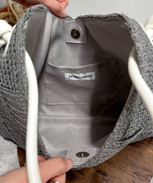 fredy emue（フレディエミュ）の「ペーパー格子編みワンハンドルバッグ（かごバッグ・レディース・ベージュ/グレー・FREE）」の3枚目の写真