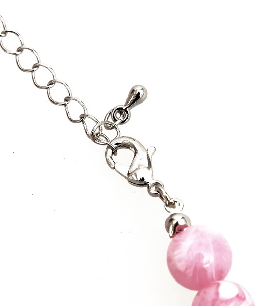 an meets zakka（アンミツザッカ）の「an meets zakka マーブルカラーパールネックレス(40cm)（ネックレス・レディース・ライトブルー/パープル/ブルー/オレンジ/イエロー/ピンク・ONESIZE）」の13枚目の写真